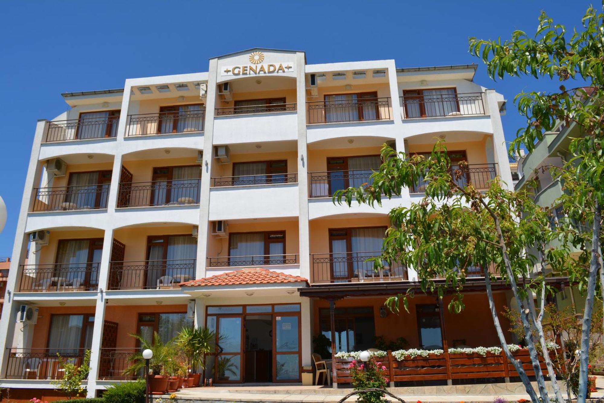 Hotel Genada 3*