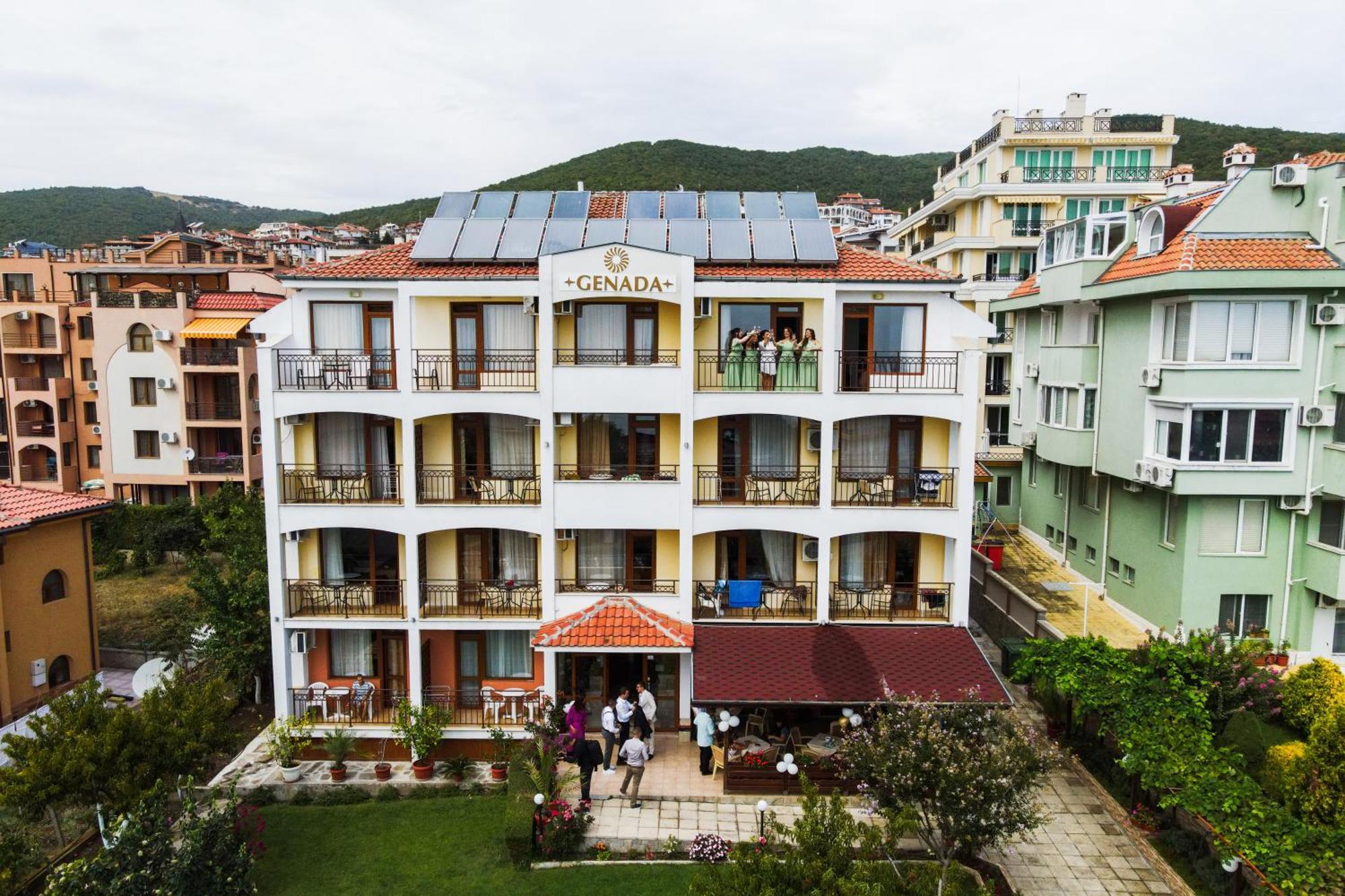 Hotel Genada 3*