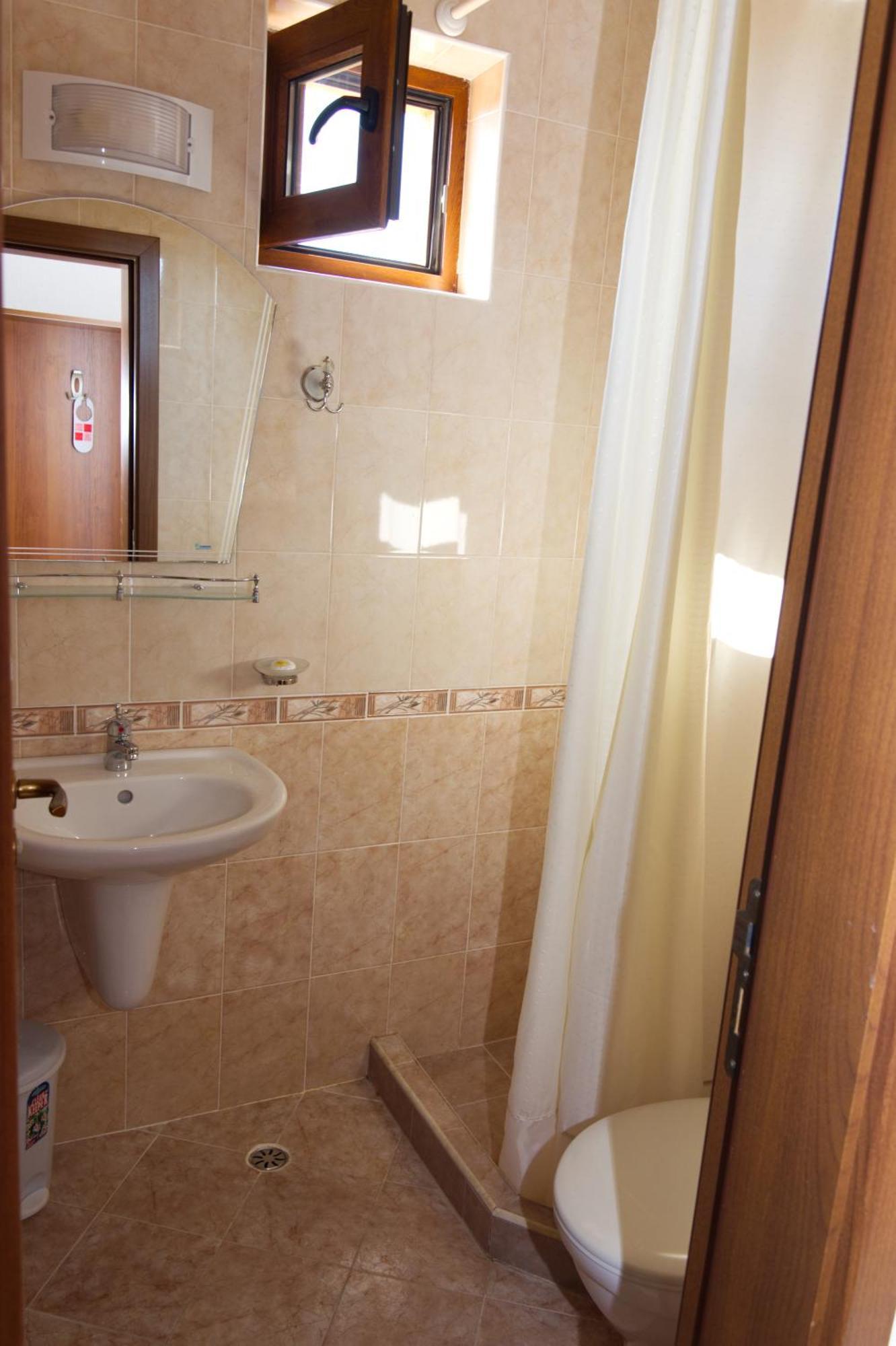 Hotel Genada 3*